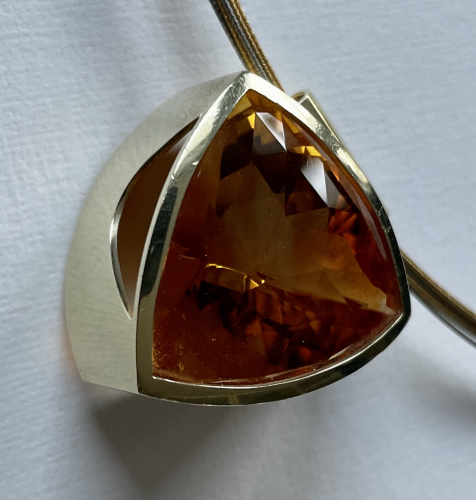 Citrin-Anhänger 52,88 ct mit 585 GG